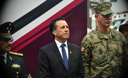 El gobernador Cuitláhuac García encabezó la Guardia de Honor por el 209 Aniversario de la Independencia de México en el monumento al Padre de la Patria, Miguel Hidalgo.