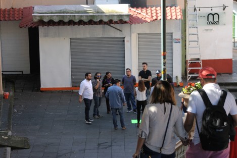 Cientos de personas participaron en el  macrosimulacro de sismo en el centro de Xalapa. Oficinas gubernamentales, escuelas y comercios desalojaron sus espacios en punto de las 10:00 a.m. de este 19 de septiembre.  