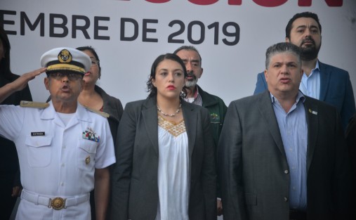 El gobernador Cuitláhuac García, participó en la ceremonia  del Día Nacional de la Protección Civil en el Parque Juárez de Xalapa, acompañado por mandos, personal de protección civil estatal, municipal, militares y algunos colaboradores de su gabinete.