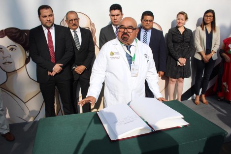 En entrevista, Ramos Alor dijo que en algunos días recibirán de la Federación un cargamentos de medicamentos, con lo que se acabará con el desabasto de medicamentos. 