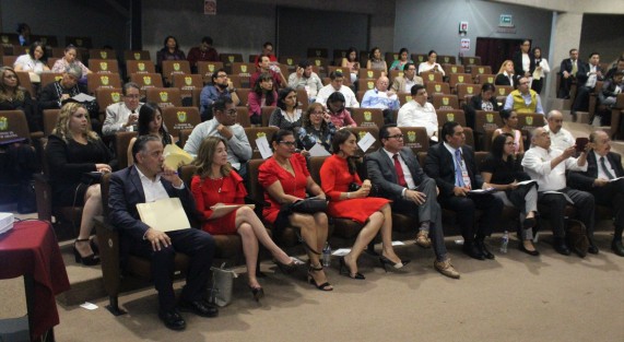 Fue inaugurado el foro legislativo: Epidemia de Sobrepeso y Obesidad Infantil en Veracruz, con el objetivo de atender este problema de salud pública, en el que intervienen factores sociales, económicos, culturales, genéticos, étnicos y medioambientales.