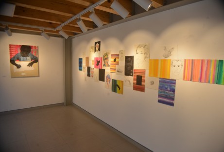 En la instalaciones de la Galería Ramón Alva de Canal se encuentran  las exposiciones <em>De un lugar a otro caminando por el borde 4</em>, de la autora Hana Sakuma y <em>Retratos</em> El diario de SETOUCHI 3, de Reika Nakayama. 