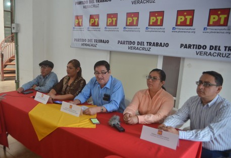 El dirigente del PT en el estado,  Vicente Aguilar Aguilar, propone se dé turno de inmediato al procedimiento político en contra del ex fiscal. <em>La ciudadanía sabe que pudiera  ser cubierto por los votos del PAN y de otras bancadas, ya que recordemos que su remoción es temporal por eso debe acelerarse su desafuero,</em> comentó.
