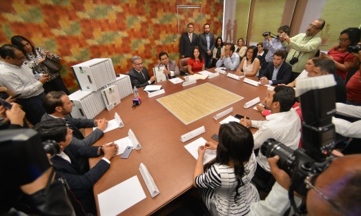 El auditor general del Órgano de Fiscalización Superior, Lorenzo Portilla, entregó el informe de resultados de la cuenta pública 2018, de la segunda y última de la administración yunista.  