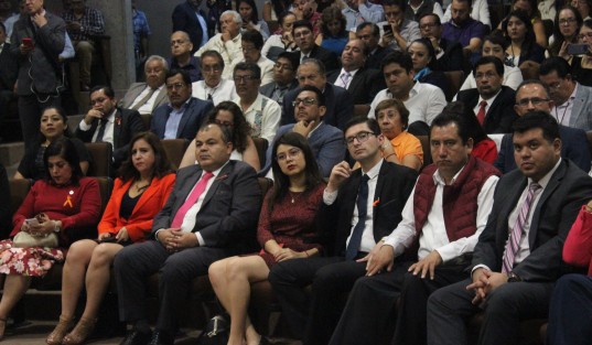 Diputados locales y federales, así como autoridades de gobierno y del OPLE, participaron en el Foro Parlamento Abierto en Veracuz: Hacia una Reforma electoral, en el auditorio Sebastián Lerdo de Tejada de la Legislatura.  