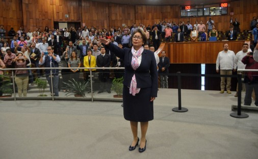 Con 48 votos a favor, en sesión extraordinaria, diputados de la LXV Legislatura de Veracruz, designaron a Delia González Cobos  como nueva titular del Órgano de Fiscalización Superior.