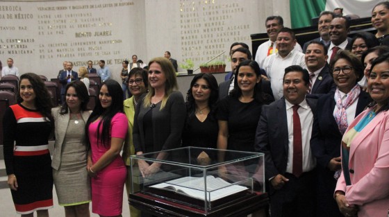
Con 48 votos a favor, en sesión extraordinaria, diputados de la LXV Legislatura de Veracruz, designaron a Delia González Cobos como nueva titular del Órgano de Fiscalización Superior.