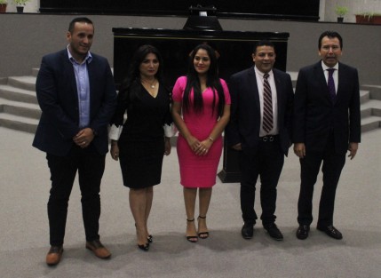 
Con 48 votos a favor, en sesión extraordinaria, diputados de la LXV Legislatura de Veracruz, designaron a Delia González Cobos como nueva titular del Órgano de Fiscalización Superior.