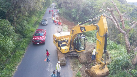 Con el arranque de esta obra por parte de la Secretaría de Infraestructura y Obra Pública y la gestión del alcalde de Teocelo, Mario A. Chama Díaz, se da inicio al proceso de atención a la problemática existente en la carretera Teocelo – Texin, la cual, abarcará el tramo carretero que se encuentra en mal estado y ha tenido retraso en su construcción debido desvío de recursos y mal uso del presupuesto asignado para dicha carretera por administraciones pasadas. 