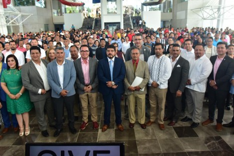 La Secretaría de Educación de Veracruz (SEV), a través del Consejo Interinstitucional Veracruzano de Educación (CIVE), inauguró el Primer Congreso de Educación Física, Deporte y Recreación Por una cultura de paz, que tendrá lugar los días 27 y 28 de septiembre con la participación de aproximadamente mil 200 participantes. 
