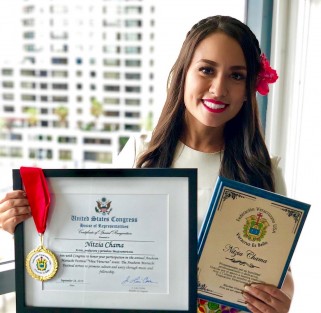 La actriz, promotora cultural y periodista Nitzia Chama Villa, fue nombrada embajadora de la Federación Veracruzana USA, de los Ángeles California. La veracruzana radica desde hace unos años en el país vecino, donde ha  destacado además de como actriz y conductora para Univisión, por su labor a favor de los mexicanos radicados en la zona de Los Angeles. Auténtico Orgullo Veracruzano. 