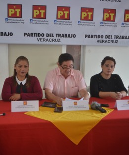 El coordinador de la comisión Estatal del PT, Vicente Aguilar Aguilar dijo que el presidente municipal de Xalapa atenta contra la población. Ahora intenta justificar gastos en la CMAS  de Xalapa a través de cambiar medidores de servicios. Esta acción tiene como fin justificar dicho incremento y lo peor es que los recursos recibidos no se utilizan positivamente. 