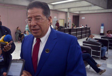 José Manuel Pozos Castro, presidente de la Mesa Directiva del Congreso del Estado, explicó que los coordinadores de las fracciones legislativas le pidieron tiempo para analizar con calma las propuestas del ejecutivo, por esta razón será hasta el próximo viernes cuando se trate  del tema de los magistrados, se analizará la sustitución del Fiscal Anticorrupción y el presupuesto 2020 del Poder Legislativo. 