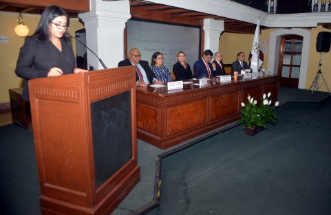 En el Auditorio Aristóteles del Colegio de Veracruz, se realizó la ceremonia de graduación de la generación 2017 - 2019 de la Maestría en Administración Pública. Un reconocimiento especial para la alumna Heidi Cristina Cortes Hernández.