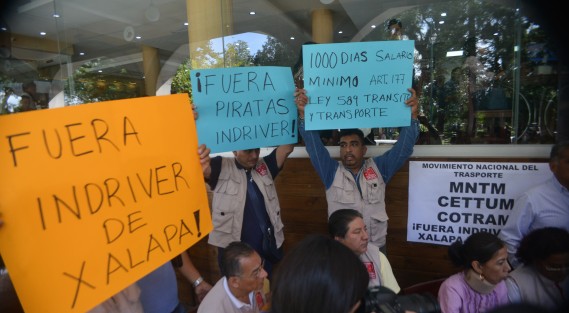 El presidente del Movimiento Nacional de Transporte Multimodal,  Carlos Manuel Sosa Madraz,  así como concesionarios taxistas del Estado, en conferencia de café dijeron que  denunciarán ante la Fiscalía si hallan a choferes de Uber, Cabify, Didi o Indriver en la ciudad de Xalapa.  