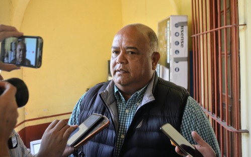  Erick Cisneros Burgos, secretario de Gobierno, en entrevista durante el recorrido a las oficinas del Registro Público de la Propiedad, dijo que los medios magnifican la información del ataque a un OXXO en la ciudad de Coatzacoalcos.  