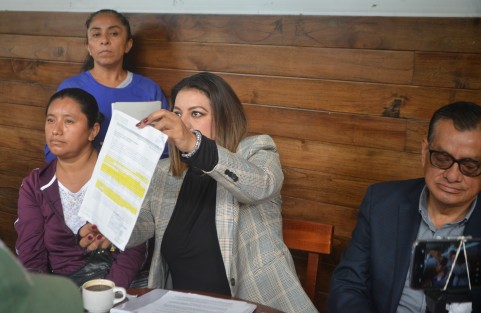Luiza Bernal felicitó al cabildo por expresarse de manera libre al aprobar la cuarta modificación del FORTAMUN, aunque desde el mes de agosto la misma tesorera exhortó a que se defina el paquete de obras  y se deje de hacer modificaciones porque está en grave riesgo de regresar recursos a la federación. 