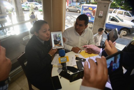 Yael Atzin Rentería denunció acoso sexual y laboral dentro de las oficinas de SEDEMA, presentó pruebas en contra del Secretario Particular de la titular, de nombre Rafael,  quien a decir de la víctima se escuda diciendo que es amigo del gobernador y por tanto no le tiene miedo a sus demandas.  