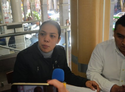 Yael Atzin Rentería denunció acoso sexual y laboral dentro de las oficinas de SEDEMA, presentó pruebas en contra del Secretario Particular de la titular, de nombre Rafael,  quien a decir de la víctima se escuda diciendo que es amigo del gobernador y por tanto no le tiene miedo a sus demandas.  