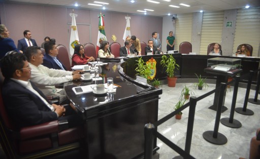 La LXV Legislatura del Estado, a través de la Diputación Permanente, dio entrada al oficio signado por el gobernador Cuitláhuac García Jiménez, por el cual envía 13 propuestas de ciudadanas y ciudadanos para ocupar el cargo de magistrados del Poder Judicial del Estado de Veracruz. La integran nueve mujeres y cuatro hombres. 