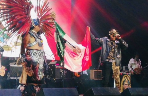 Así fue la celebración del Día de la Raza . Tremendo concierto de El Tri de México. 