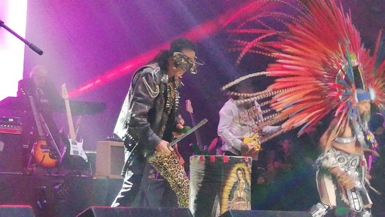 Celebración del Día de la Raza en la Arena México, con El TRI de Alex Lora.  