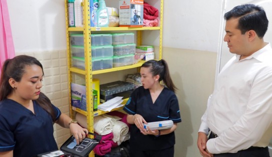  El área de Terapia Física es atendida por alumnas y alumnos egresados del ICES Instituto Científico de Educación Superior y de la UAMP Universidad Americana de Puebla, quienes brindan sus servicios a la sociedad coatepecana. 