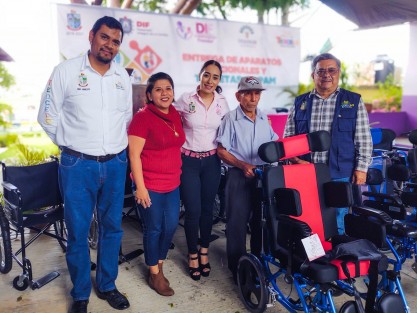 Gracias a las gestiones que realizó, la Presidenta del Sistema Municipal DIF Teocelo, Mara Chama Villa, se entregaron el día de hoy, 40 aparatos funcionales a personas de la cabecera municipal y comunidades.  