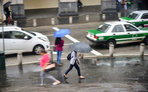  El frente frío número 5 causa lluvias en varias partes Estado, así como las bajas temperaturas. Se espera que el viernes se recuperen las temperaturas.
