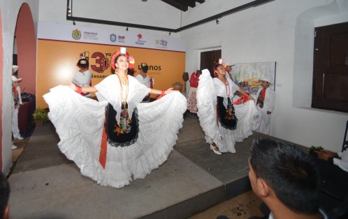 Destacó la presencia del ballet de la casa de cultura de Teocelo, quienes  en compañía de otros danzantes mostraron algo de la cultura veracruzana. 