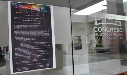 Congreso del Estado convoca sus empleados a participar en su concurso de altares, con premios en efectivo, que realmente vendrían a servir para recuperar lo invertido. 