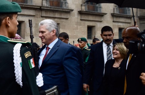 El presidente de Cuba, Miguel Mario Díaz-Canel Bermúdez, estuvo acompañado  de su esposa, Lis Cuesta Peraza.  