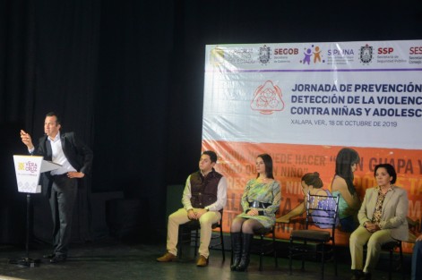 El gobernador Cuitláhuac García Jiménez inauguró la Jornada de Prevención y Detección de la Violencia contra Niñas y Adolescentes, que se realizó en las instalaciones de El Ágora de la Ciudad. 