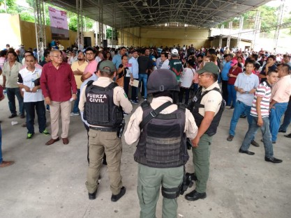 En una verdadera gresca y daños a las instalaciones del auditorio de los terrenos de la feria, terminó la asamblea para designar a los delegados distritales por parte de MORENA del Distrito 06 con cabecera en Papantla, Ver. 