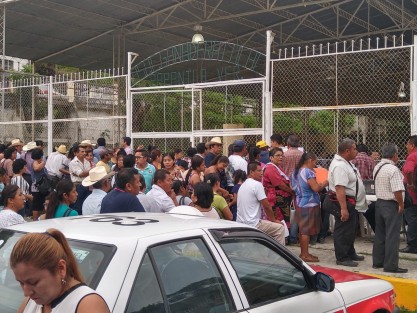En esta asamblea, tendrían que haber sido elegidos; cinco hombres y cinco mujeres como delegados distritales, sin embargo hubo la necesidad de suspenderla para evitar alguna desgracia. Incluso las fuerzas de seguridad tuvieron que intervenir.  