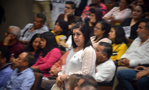 A la que ya se le hizo costumbre llegar a todos los eventos a que la invitan  es la diputada local Rosalinda Galindo, quien siempre llega después de que inician los eventos.  