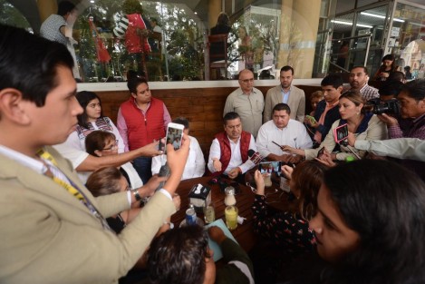 El dirigente estatal del PRI expresó: <em> queremos recuperar la capital del Estado, para nosotros Xalapa es un lugar que tenemos todas las condiciones con un trabajo político, integrado, con una visión integral y todas las visiones que claramente están inconformes con la administración deficiente en el municipio, pero estamos buscando que nuestro trabajo se despliegue en todos los municipios