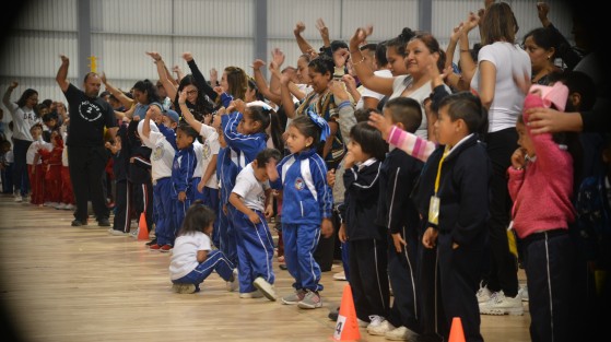 En las instalaciones del complejo deportivo Omega en Xalapa, la coordinación 17h  de educación Física Federalizada,  en compañía de  autoridades de la SEV, niños de preescolar y padres de familia, realizaron el segundo evento de Actívate Por un estilo de vida saludable en movimiento.