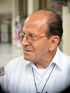 Alejandro Solalinde dijo que el gobernador Cuitláhuac García Jiménez  no tiene la culpa de todo lo malo que ocurre en Veracruz; entrevistado en el Congreso local, y pregunta expresa sobre qué opinaba de que  la entidad ocupa los primeros lugares en secuestros, feminicidios y dengue dijo los ciudadanos deben estar tranquilos porque existe la revocación del mandato. 
