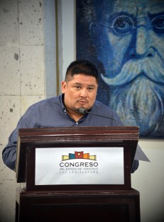 El diputado Rubén Ríos Uribe, integrante del Grupo Legislativo de Morena en el Congreso de Veracruz, presentó una iniciativa que propone diversas medidas para otorgar protección a las personas menores de edad, en caso de que sus progenitores se separen mediante el proceso de divorcio.