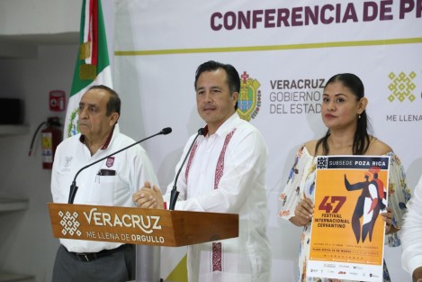  El gobernador Cuitláhuac García Jiménez presentó las actividades del 47º Festival Internacional Cervantino en la subsede Poza Rica, a donde el evento llega por primera vez con más de 150 actividades culturales gratuitas, que dan un giro a la vida cotidiana en esta ciudad y serán un parteaguas de la reactivación económica y turística.