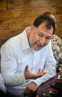 Gerardo Fernández Noroña dijo que hay un funcionario torcido en el  gabinete de Veracruz y pidió presionar para que el mandatario estatal se dé cuenta de esto. 
