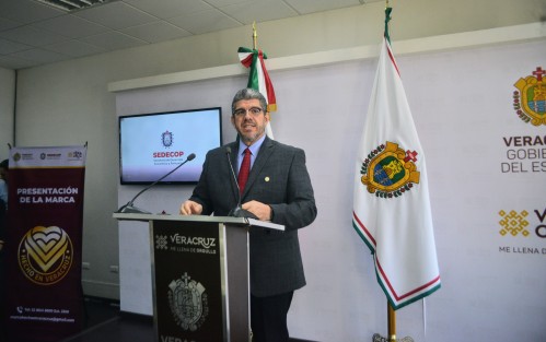El titular de la dependencia, Enrique Nachón García, señaló que se destaca el orgullo de la identidad y pertenencia, respaldando el talento y la creatividad de los empresarios que trabajan en el estado para ofrecer bienes y servicios competitivos.