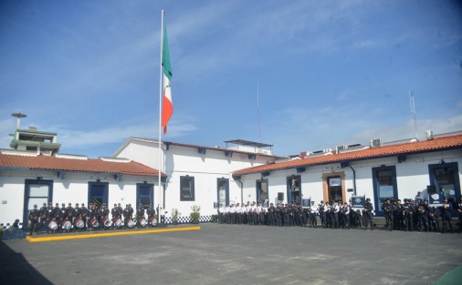 El Gobierno del Estado, encabezado por el Gobernador Cuitláhuac García, entregó 40 viviendas en beneficio de 139 familiares deudos de policías caídos en el cumplimiento de su deber.  
