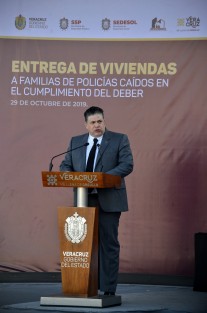 El secretario de Seguridad Pública (SSP,) Hugo Gutiérrez Maldonado, señaló de que fueron tres administraciones anteriores las que ignoraron las necesidades de estos deudos, y hoy, por fin, cuentan con un hogar. 