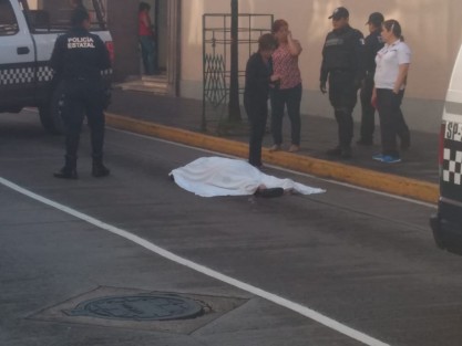 Una mujer de la tercera edad, que respondía al nombre de Micaela Cruz, fue atropellada fatalmente por un autobús del Servicio Urbano, en la calle Xalapeños  Ilustres, frente a la sucursal Banamex del Centro de Xalapa, aproximadamente a la 7:50 de la mañana. La mujer de 74 años falleció en el lugar. 