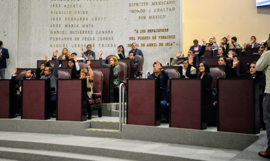 Después de una larga discusión con 31 votos a favor, 12 en contra y una abstención, diputados de MORENA aprobaron rechazar el Informe de Resultados de la Cuenta Pública 2018, por lo que habrá una nueva fiscalización al último año de Miguel Ángel Yunes Linares como gobernador y al primero de las actuales alcaldías.
