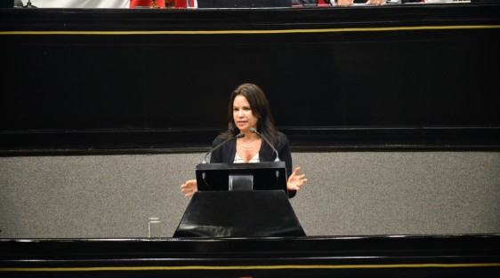 Después de una larga discusión con 31 votos a favor, 12 en contra y una abstención, diputados de MORENA aprobaron rechazar el Informe de Resultados de la Cuenta Pública 2018, por lo que habrá una nueva fiscalización al último año de Miguel Ángel Yunes Linares como gobernador y al primero de las actuales alcaldías.