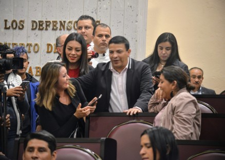 Después de una larga discusión con 31 votos a favor, 12 en contra y una abstención, diputados de MORENA aprobaron rechazar el Informe de Resultados de la Cuenta Pública 2018, por lo que habrá una nueva fiscalización al último año de Miguel Ángel Yunes Linares como gobernador y al primero de las actuales alcaldías.