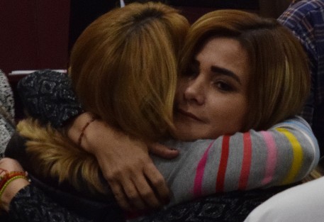Durante la sesión extraordinaria de la LXV Legislatura de Veracruz, en la cual se rechazó la Cuenta  Pública 2018, prevalecieron los abrazos sobre los guamazos.  